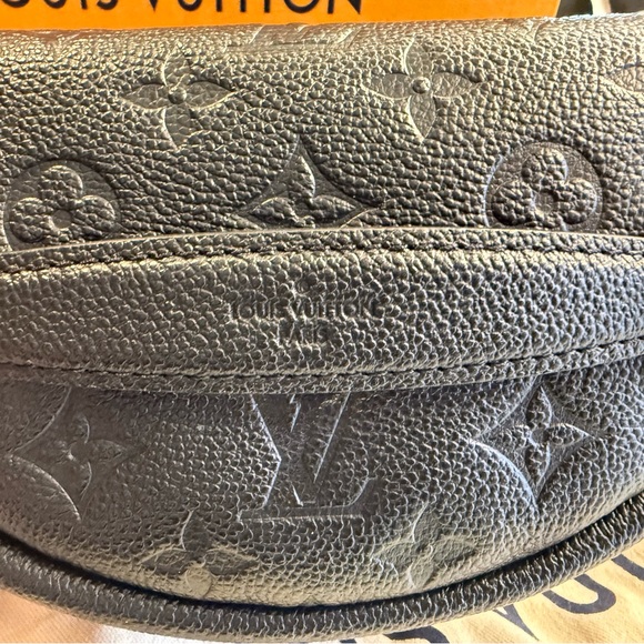Louis Vuitton Black Empriente Bumbag
BRAND NEW - Picture 7 of 13